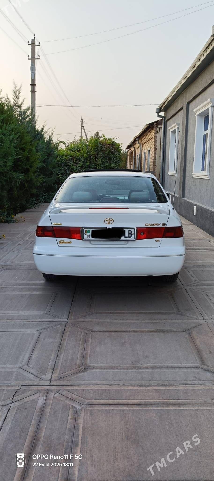 Toyota Camry 2000 - 185 000 TMT - Kerki - img 1