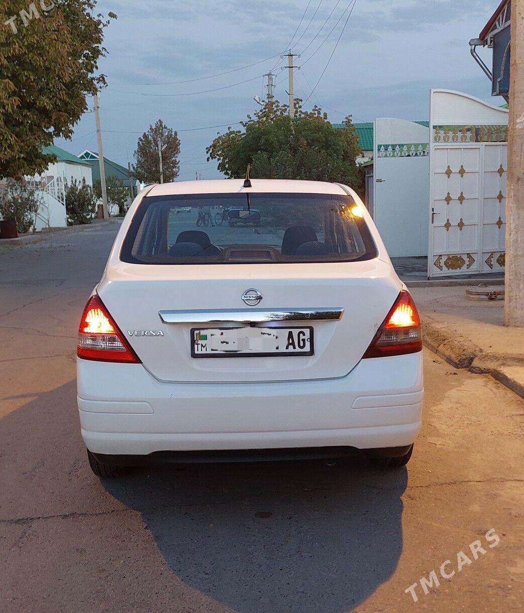 Nissan Versa 2009 - 127 000 TMT - Ашхабад - img 3