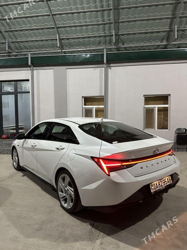 Hyundai Elantra 2022 - 256 000 TMT - Багир - img 3