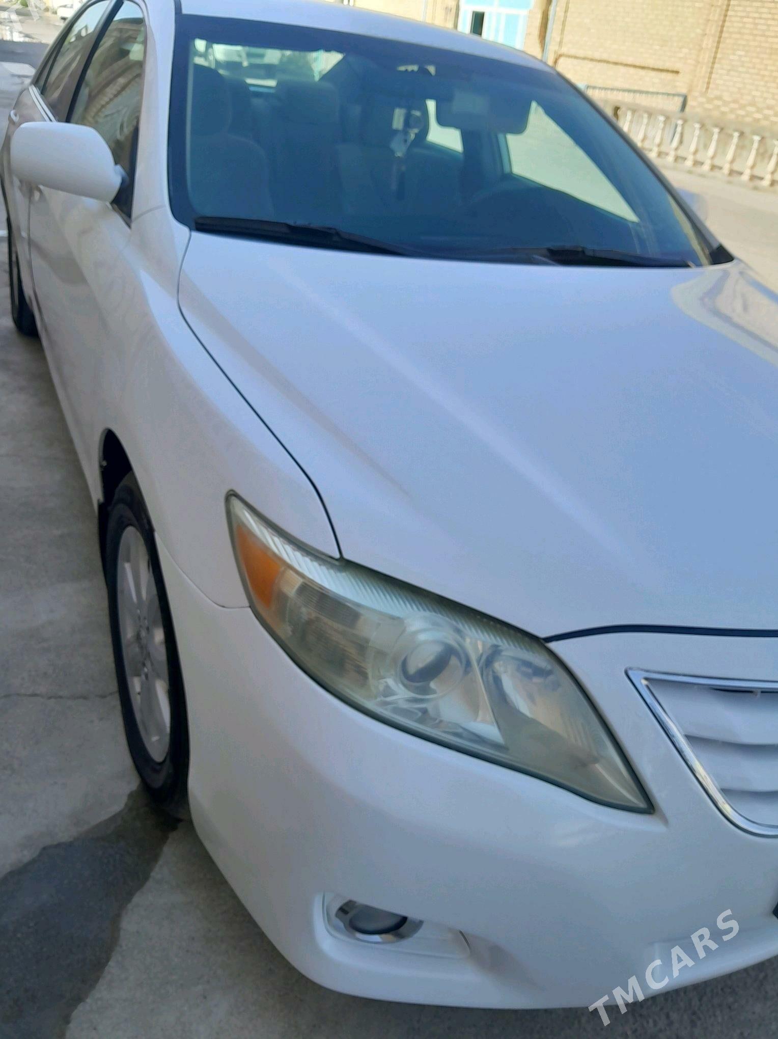 Toyota Camry 2010 - 170 000 TMT - Бедев - img 2