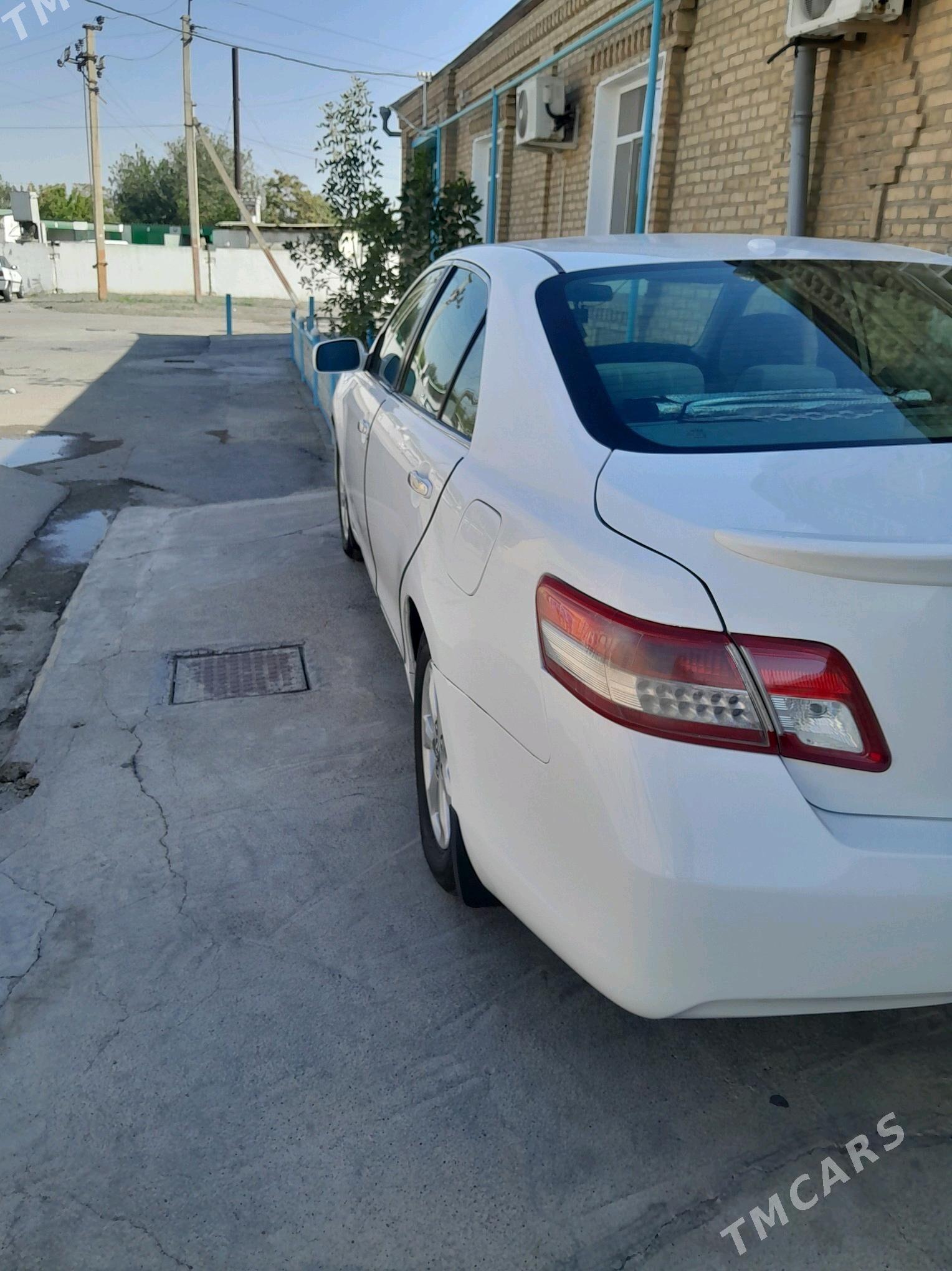Toyota Camry 2010 - 170 000 TMT - Бедев - img 4