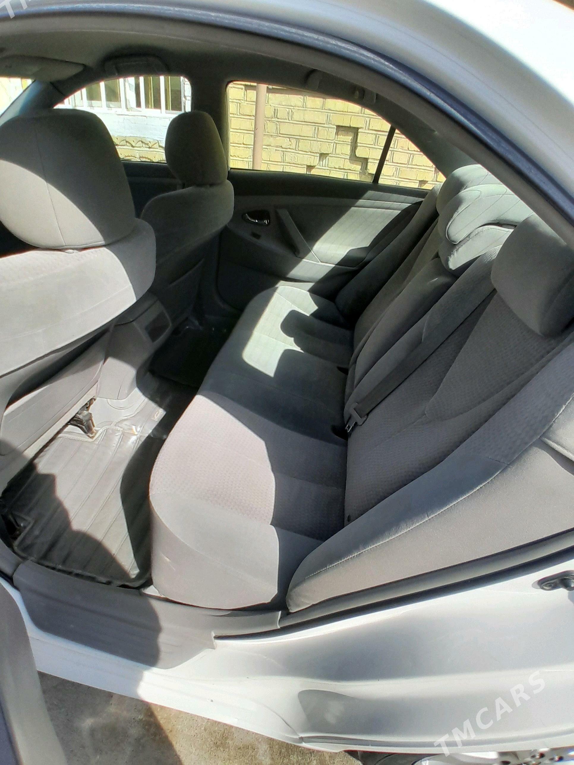Toyota Camry 2010 - 170 000 TMT - Бедев - img 7