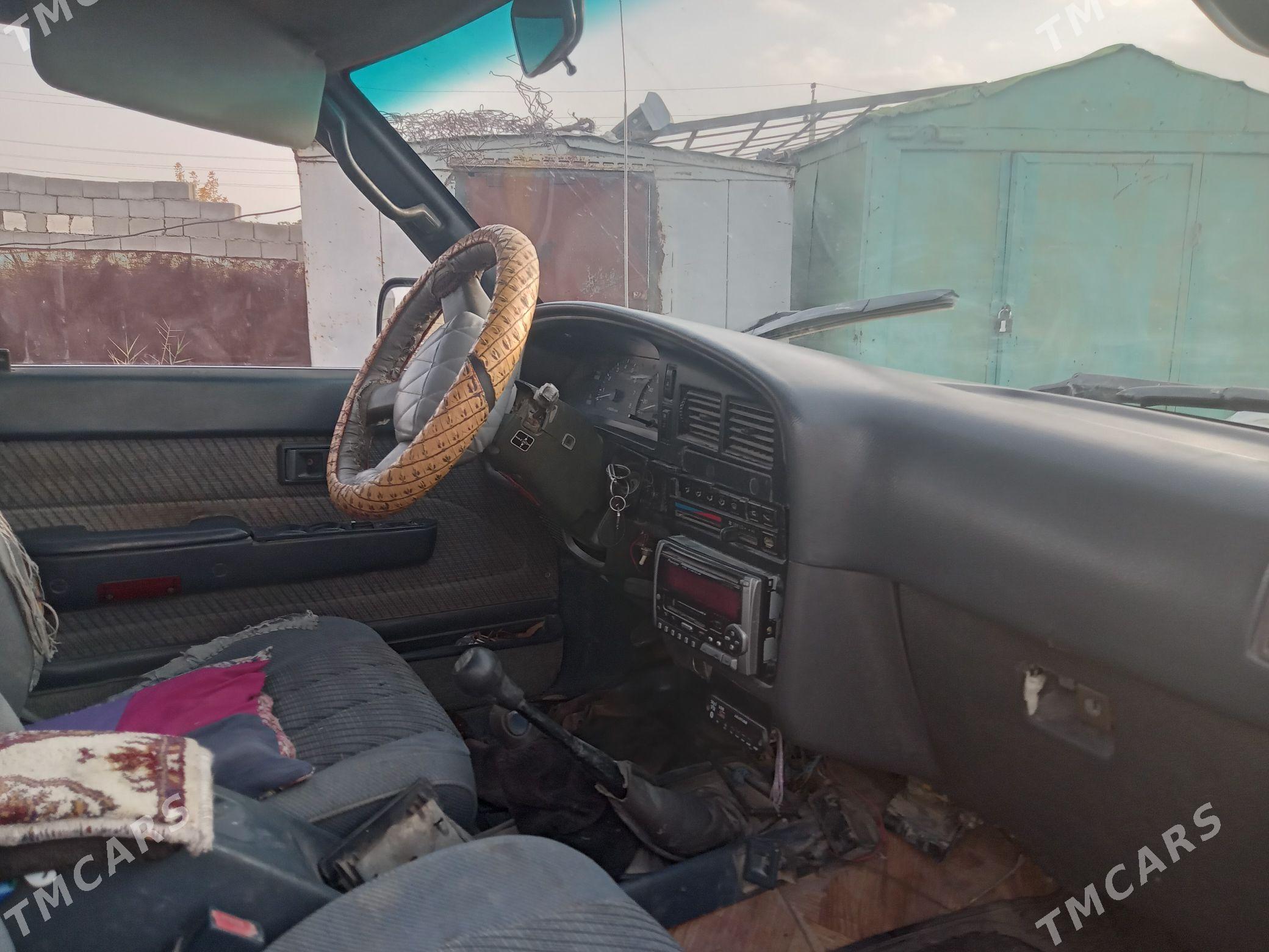 Toyota Hilux 1993 - 60 000 TMT - Boldumsaz - img 4