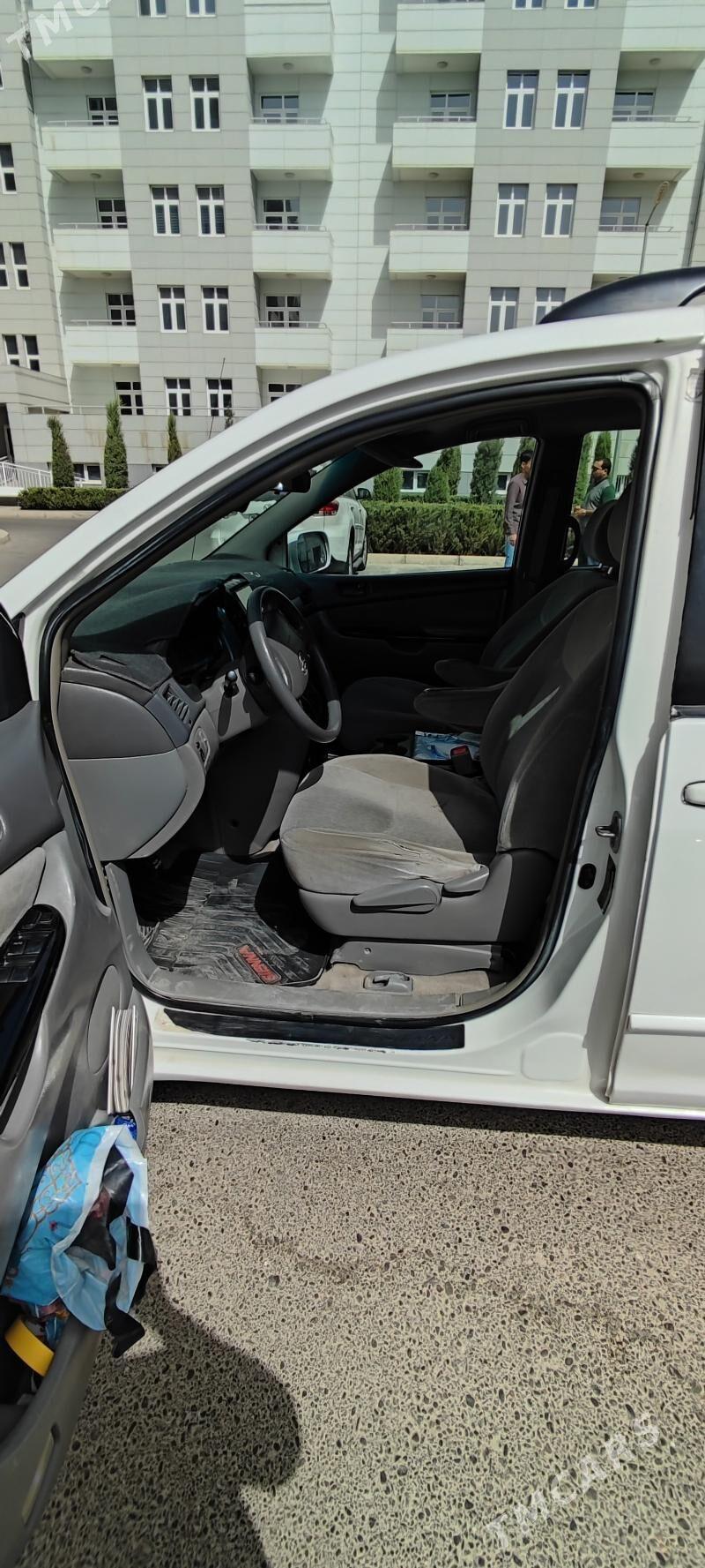Toyota Sienna 2005 - 180 000 TMT - Мары - img 8
