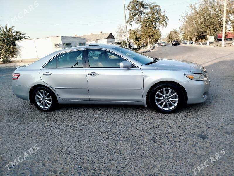 Toyota Camry 2010 - 260 000 TMT - Baýramaly - img 2