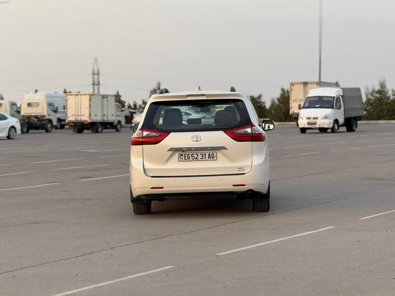 Toyota Sienna 2019 - 565 000 TMT - Aşgabat - img 5