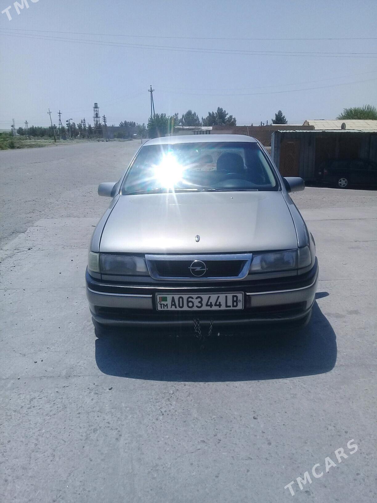 Opel Vectra 1992 - 40 000 TMT - Дянев - img 4