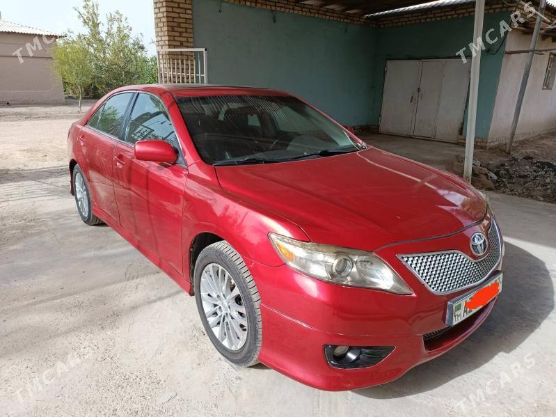 Toyota Camry 2011 - 180 000 TMT - Дашогуз - img 6