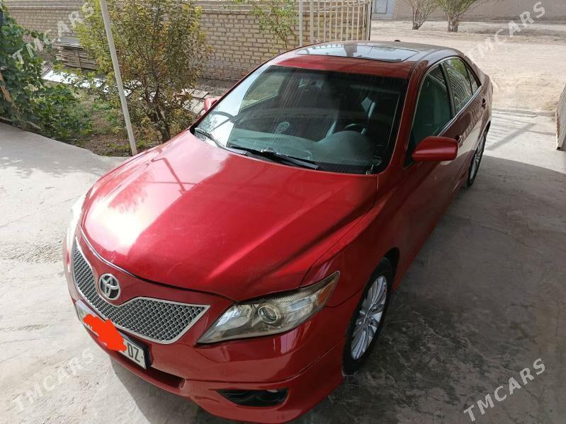 Toyota Camry 2011 - 180 000 TMT - Дашогуз - img 3