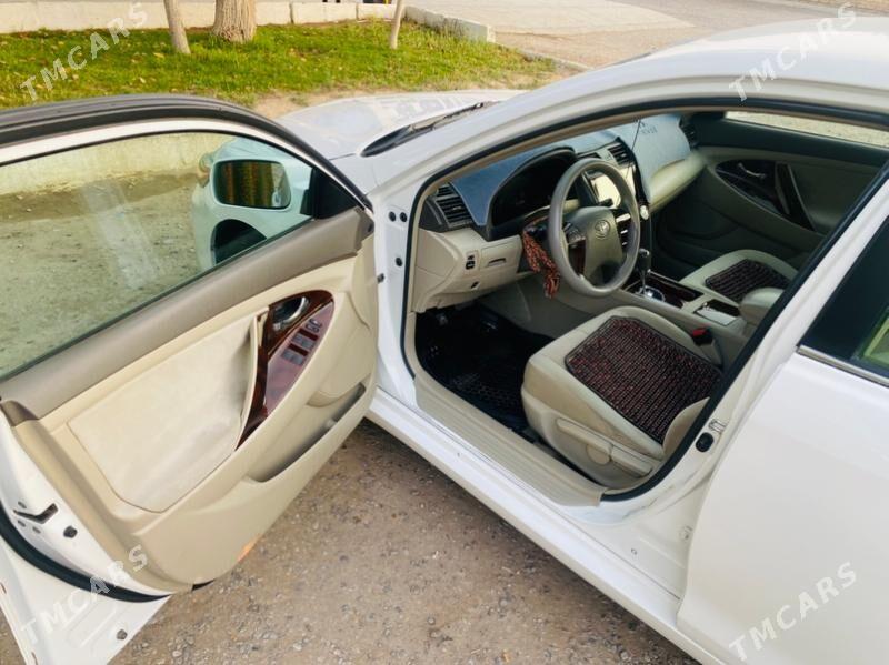 Toyota Camry 2010 - 200 000 TMT - Мары - img 4