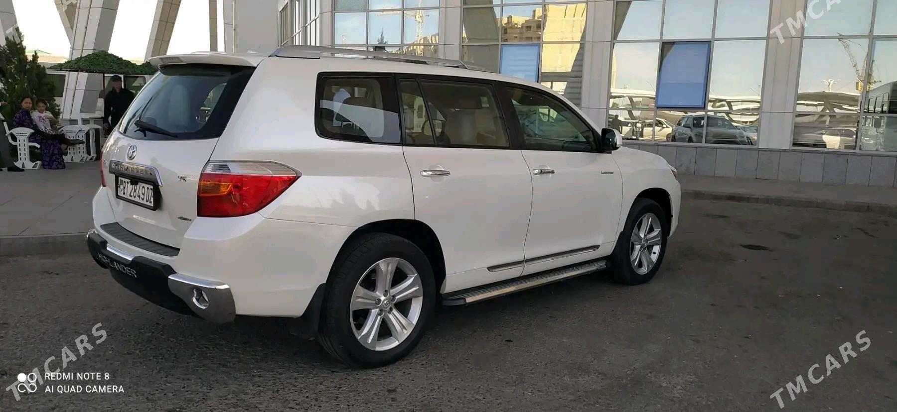 Toyota Highlander 2010 - 325 000 TMT - Гурбансолтан Едже - img 4