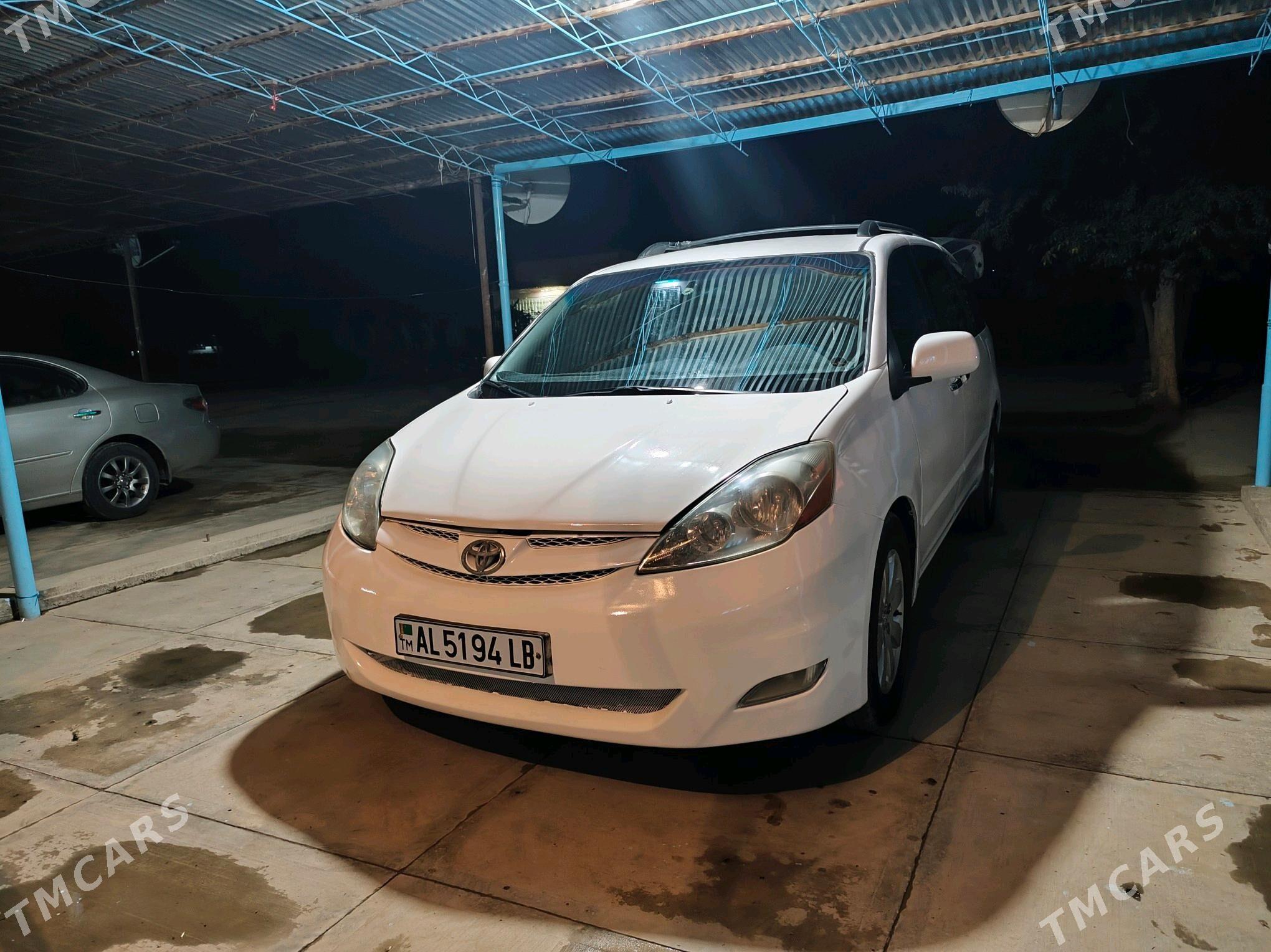 Toyota Sienna 2009 - 215 000 TMT - Seýdi - img 2