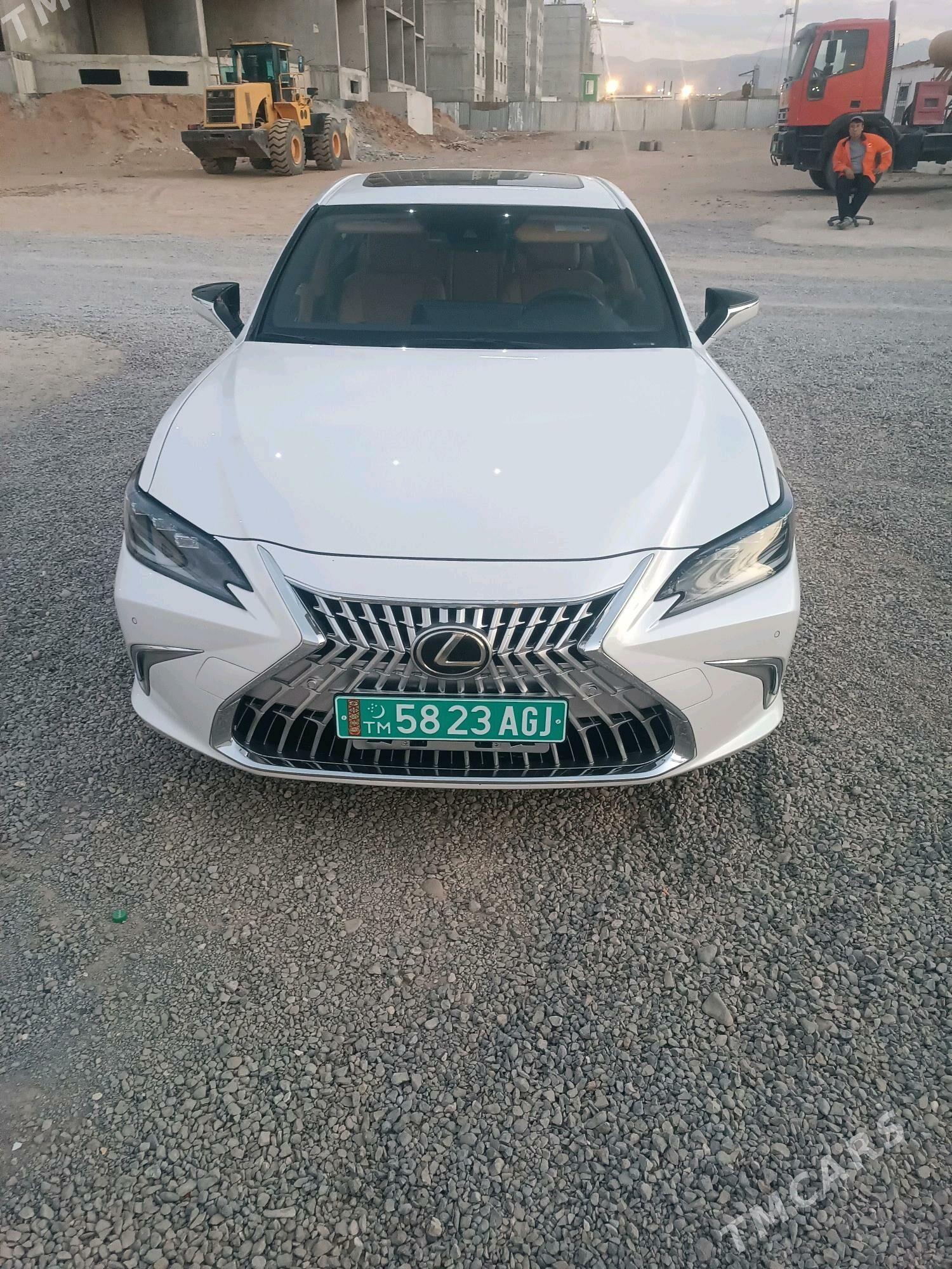 Lexus ES 350 2021 - 565 000 TMT - Gurtly - img 4