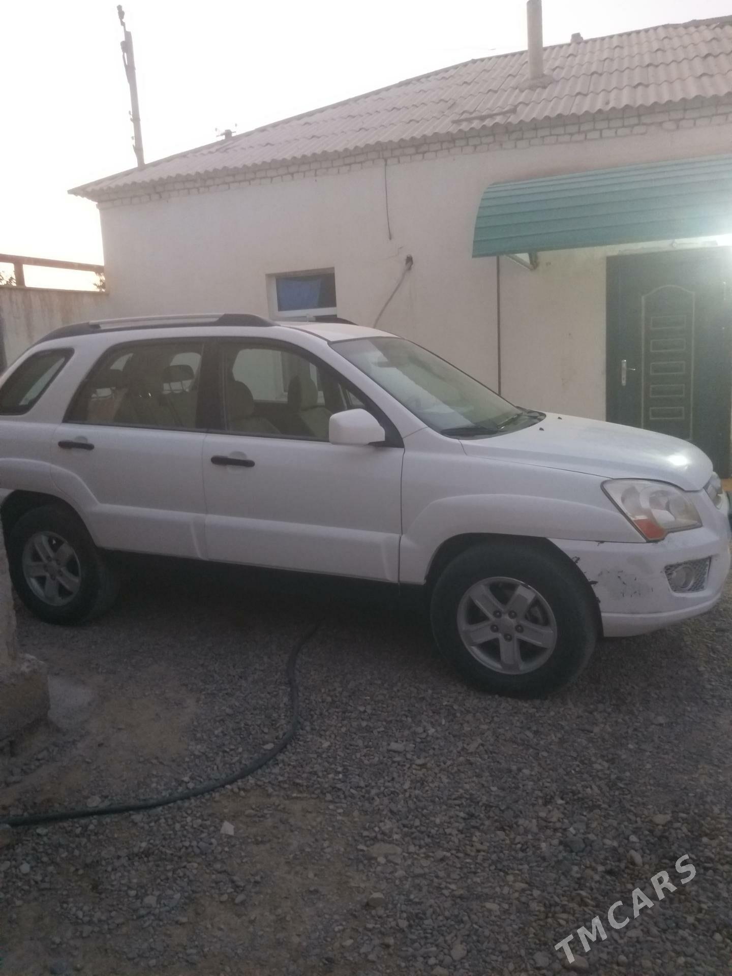 Kia Sportage 2009 - 130 000 TMT - Теджен - img 1
