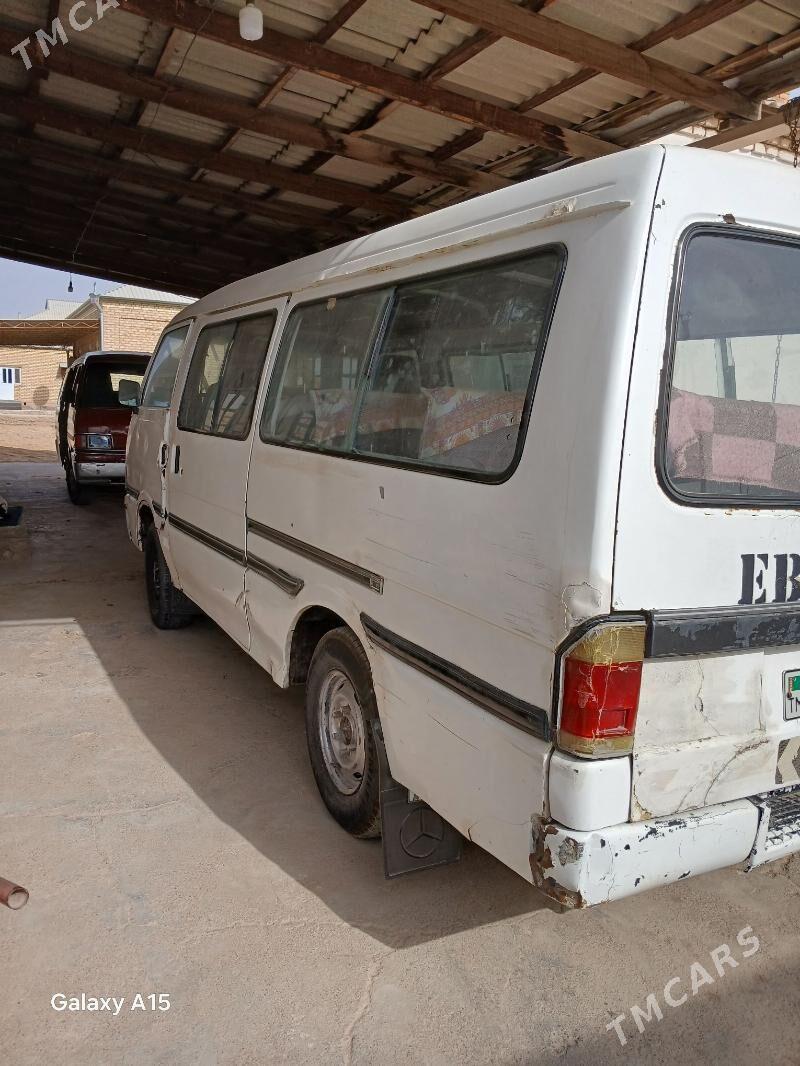Toyota Hiace 1993 - 40 000 TMT - Мургап - img 2