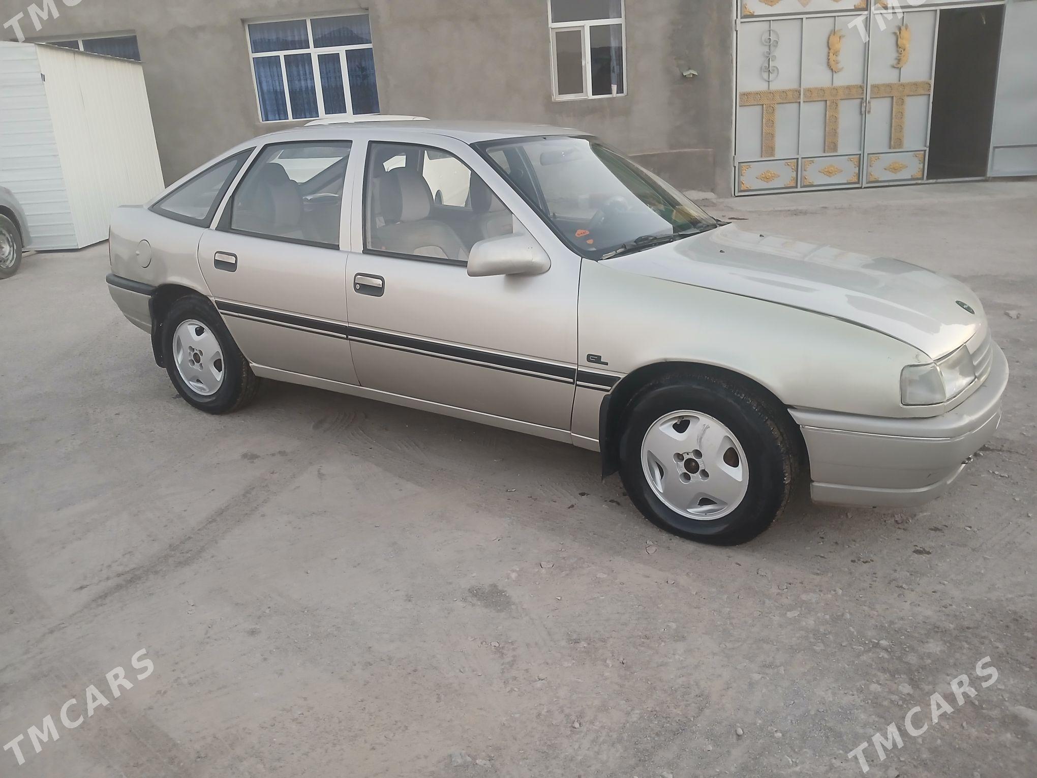 Opel Vectra 1991 - 30 000 TMT - Магданлы - img 2