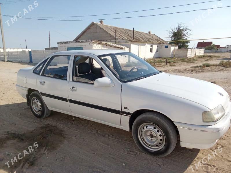 Opel Vectra 1992 - 30 000 TMT - Карабогаз - img 6