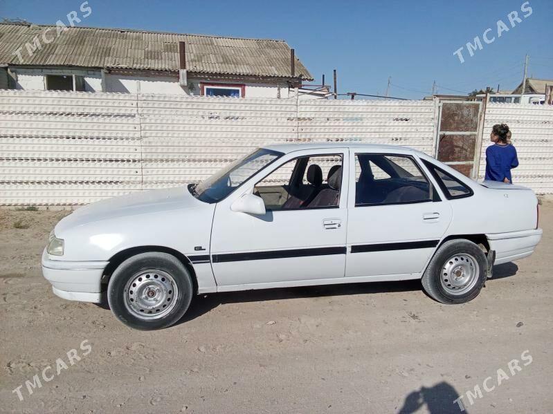 Opel Vectra 1992 - 30 000 TMT - Карабогаз - img 4