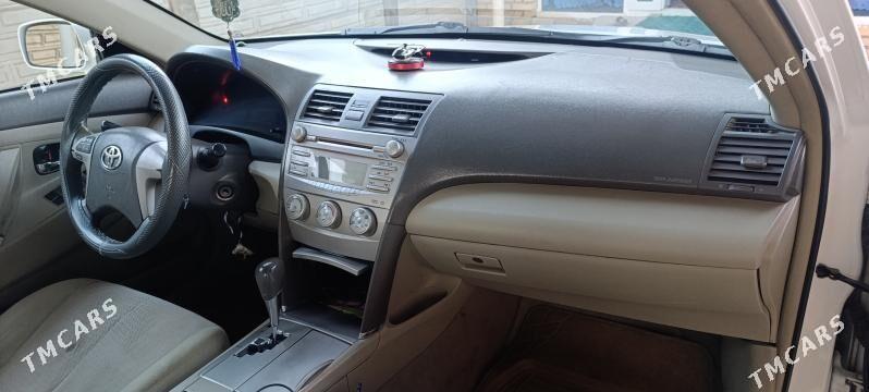 Toyota Camry 2010 - 180 000 TMT - Мары - img 4