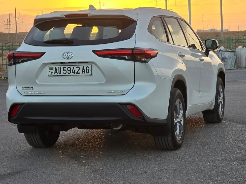 Toyota Highlander 2022 - 680 000 TMT - Ашхабад - img 8