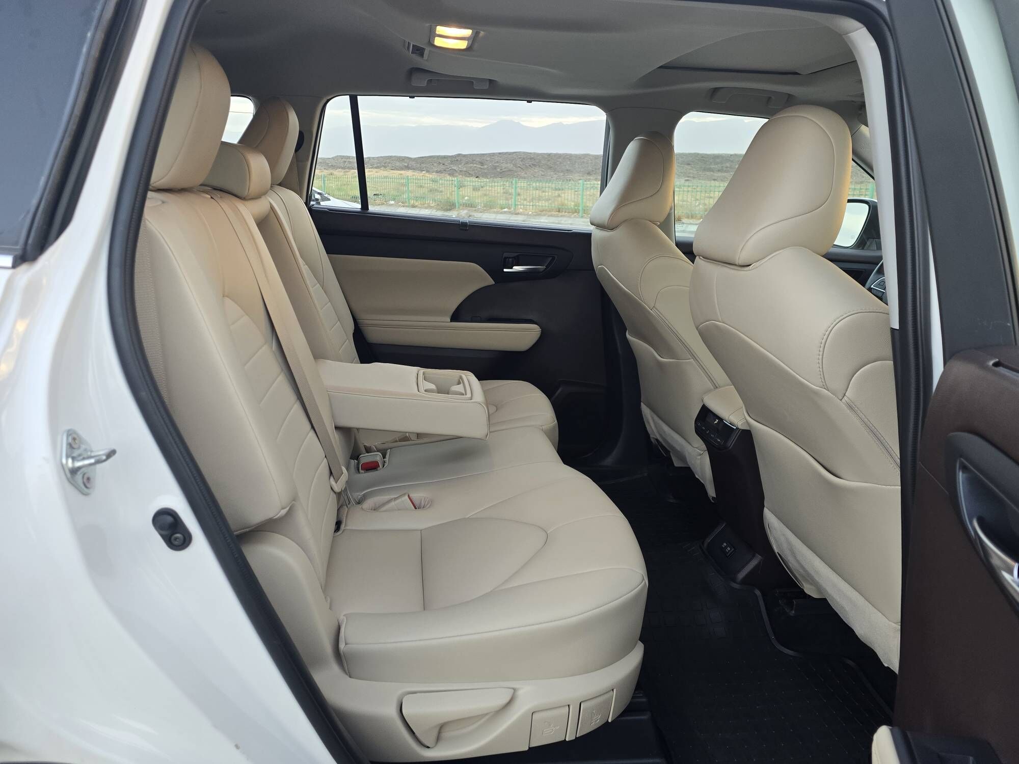 Toyota Highlander 2022 - 680 000 TMT - Ашхабад - img 5