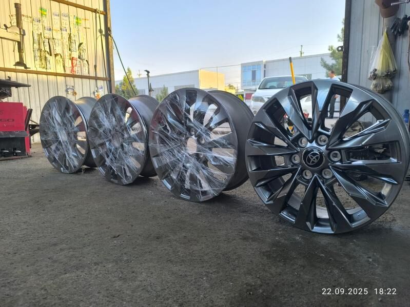 2024 Land cruiser 300 diska 35 000 TMT - Бузмеин - img 4