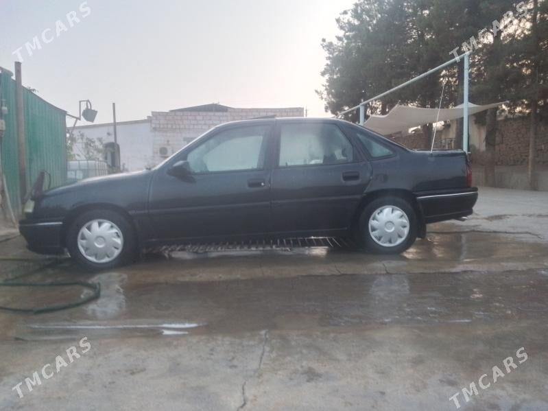 Opel Vectra 1992 - 50 000 TMT - Магданлы - img 2
