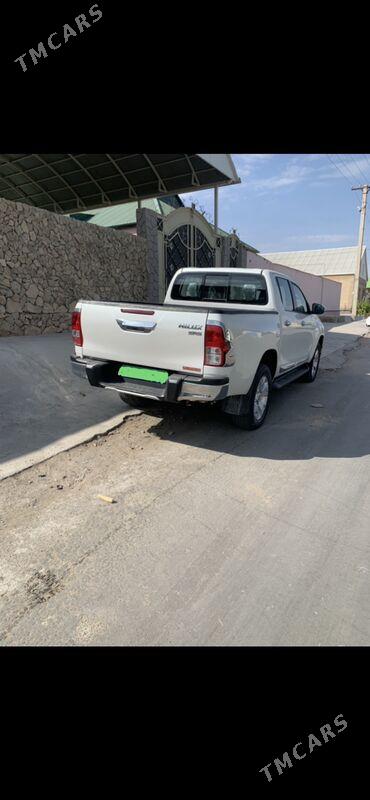Toyota Hilux 2018 - 515 000 TMT - Ашхабад - img 2