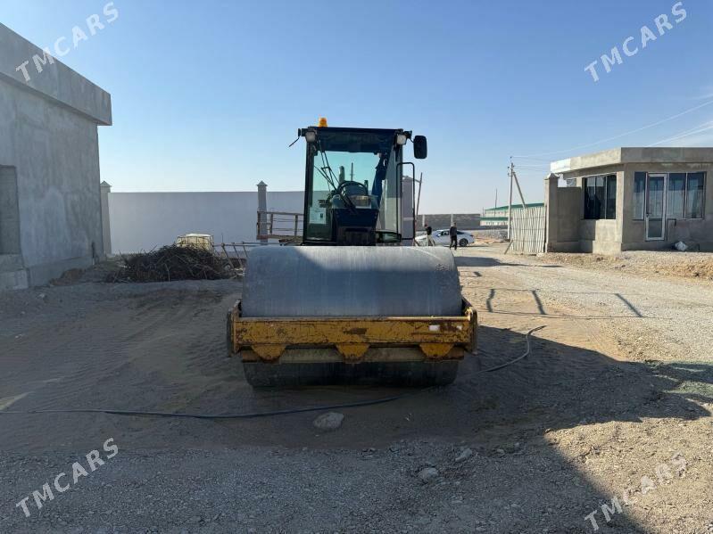 Caterpillar Excavator 2013 - 700 000 TMT - Aşgabat - img 3