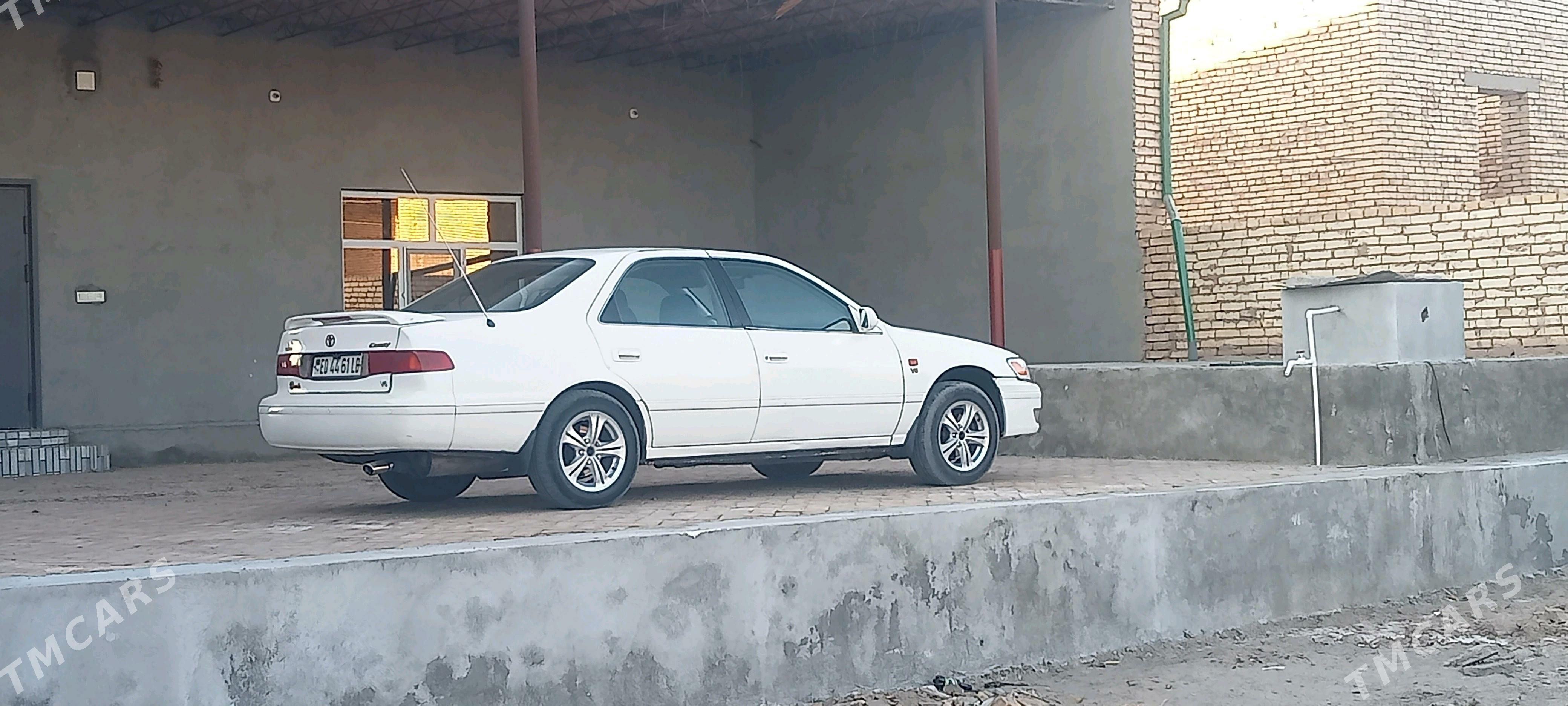 Toyota Camry 2000 - 150 000 TMT - Dostluk - img 2