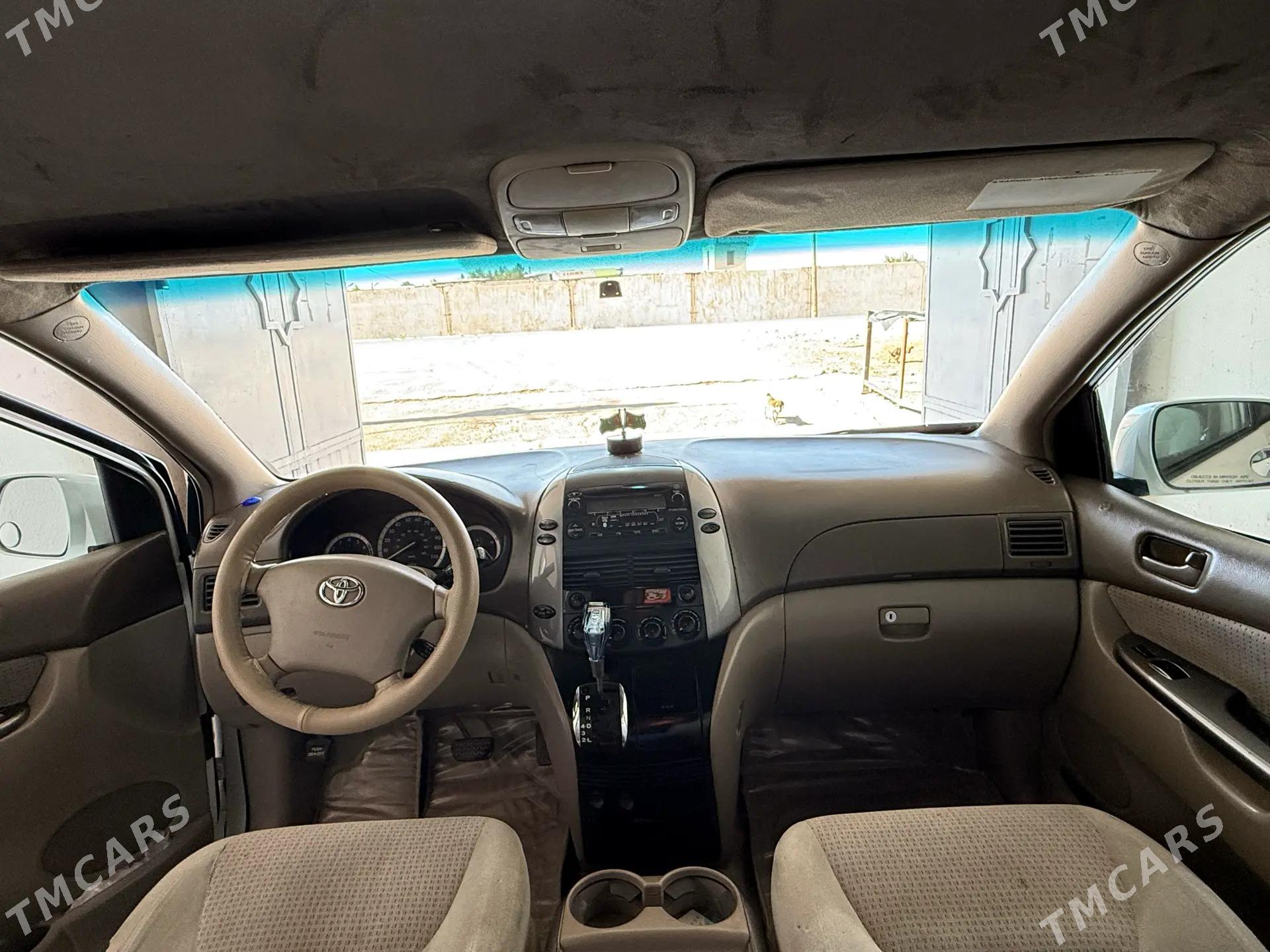 Toyota Sienna 2006 - 239 000 TMT - Байрамали - img 3