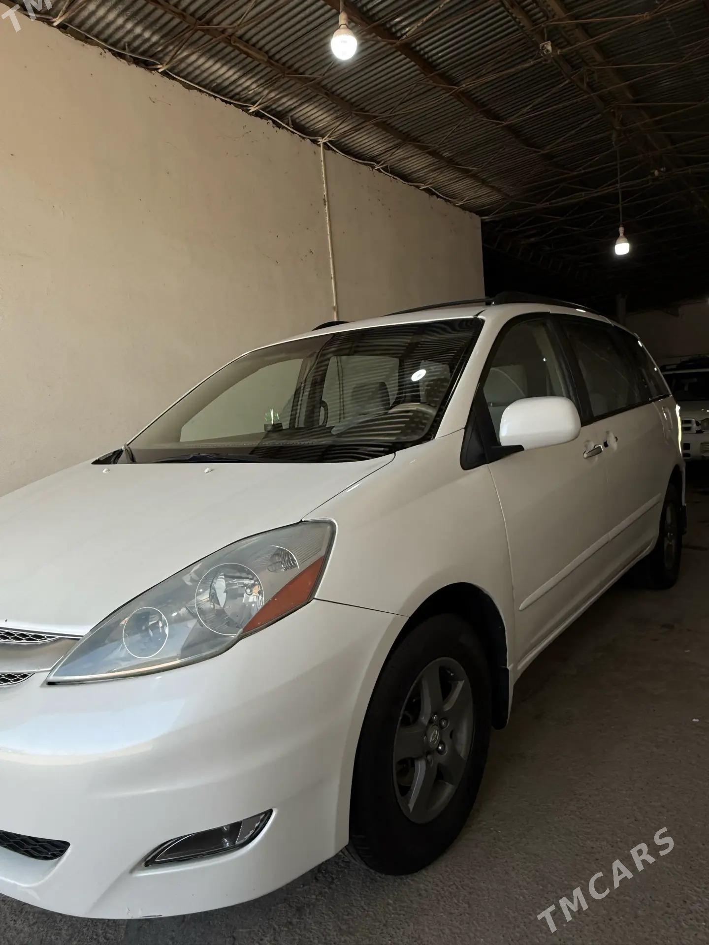 Toyota Sienna 2006 - 239 000 TMT - Байрамали - img 6