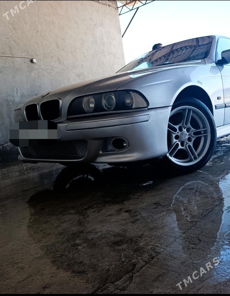 BMW E39 2001 - 105 000 TMT - Bäherden - img 1