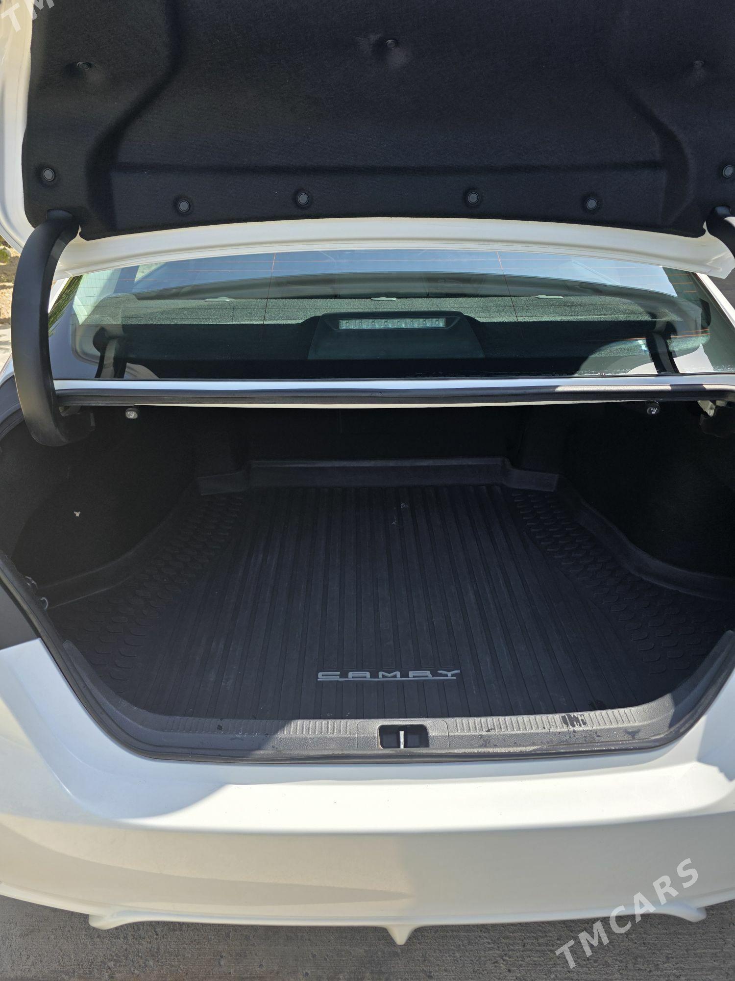 Toyota Camry 2018 - 335 000 TMT - Aşgabat - img 9