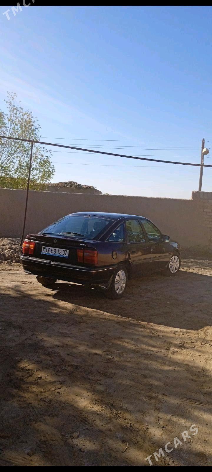 Opel Vectra 1992 - 25 000 TMT - Boldumsaz - img 2