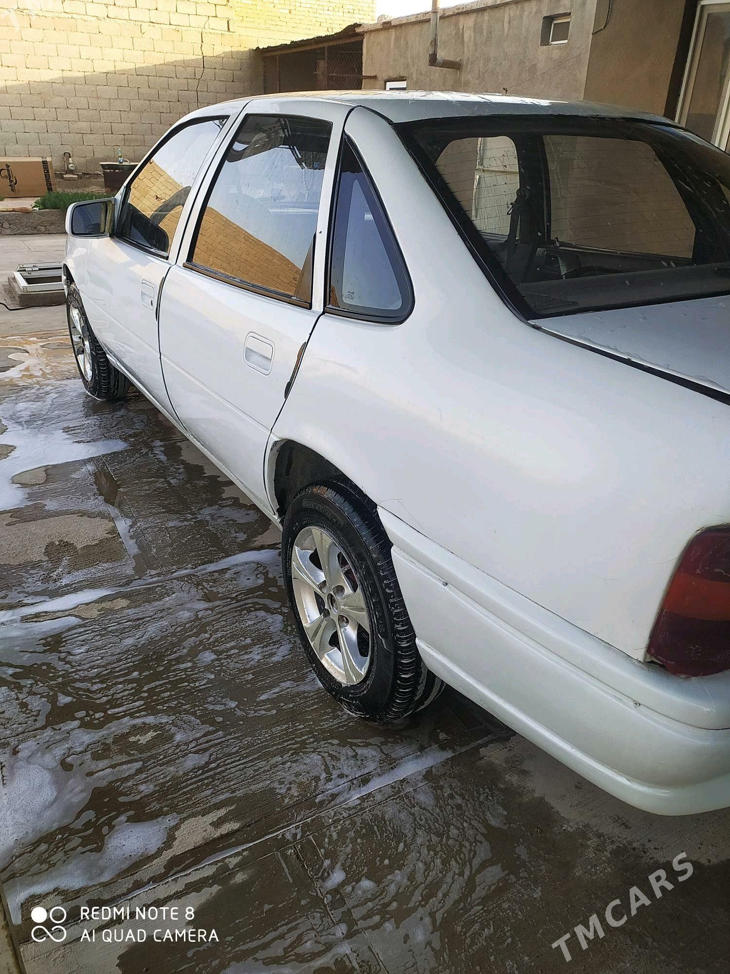 Opel Vectra 1990 - 33 000 TMT - Теджен - img 5