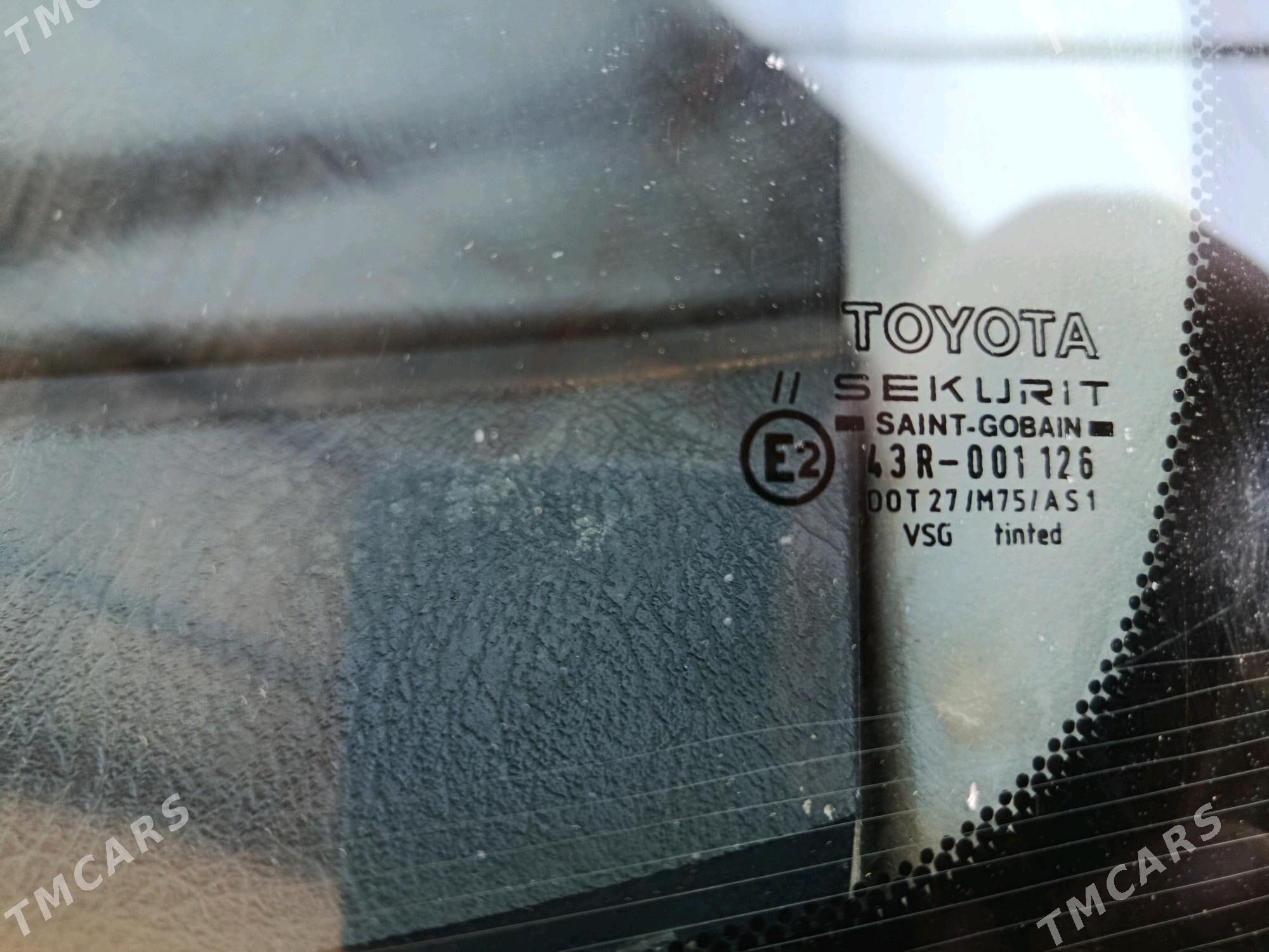 Toyota Avensis 2001 - 125 000 TMT - Дашогуз - img 3