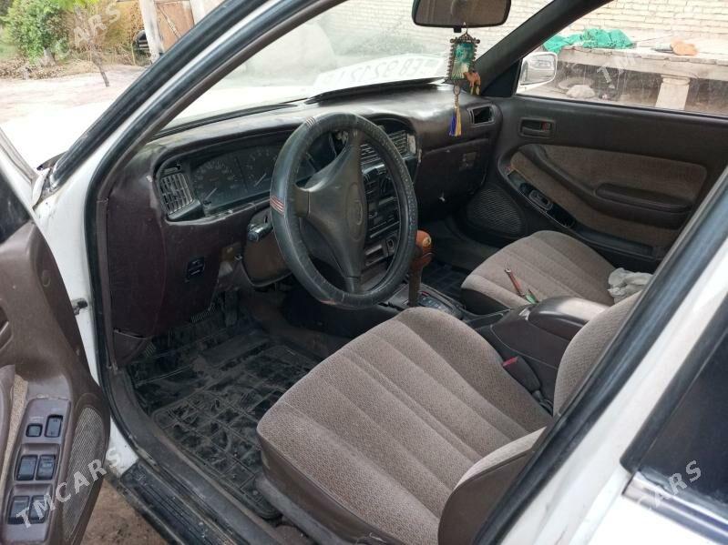 Toyota Camry 1993 - 25 000 TMT - Saýat - img 3