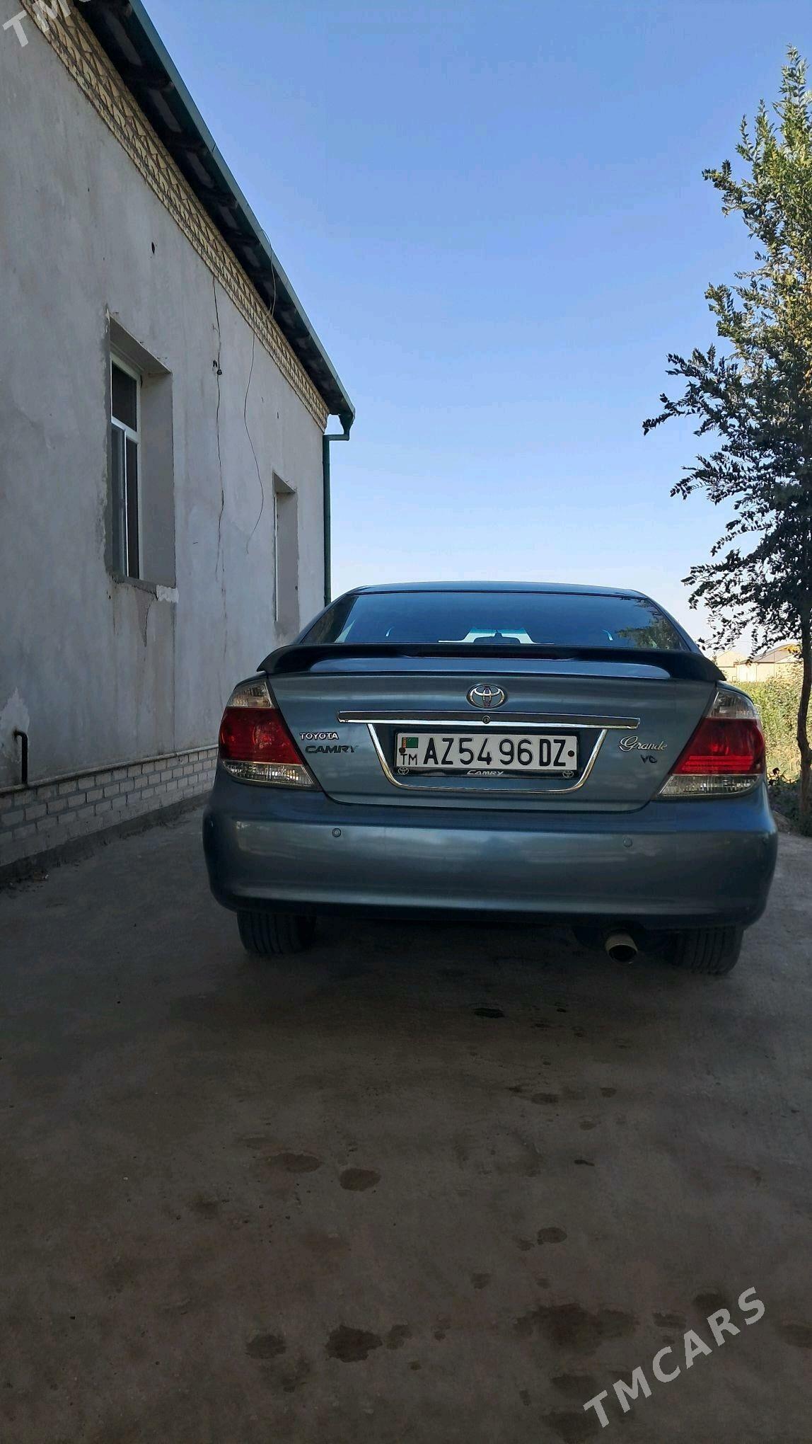 Toyota Camry 2003 - 190 000 TMT - Дашогуз - img 4