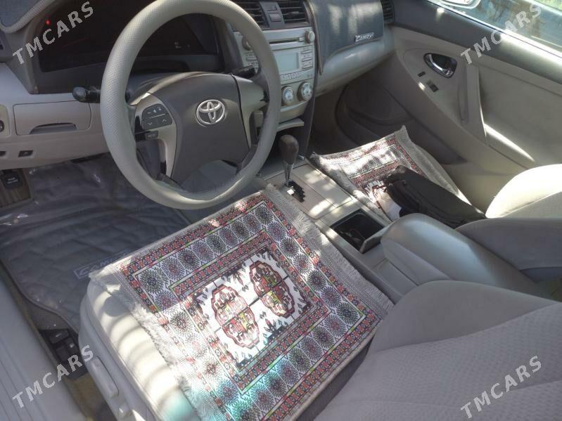 Toyota Camry 2010 - 200 000 TMT - Мары - img 7
