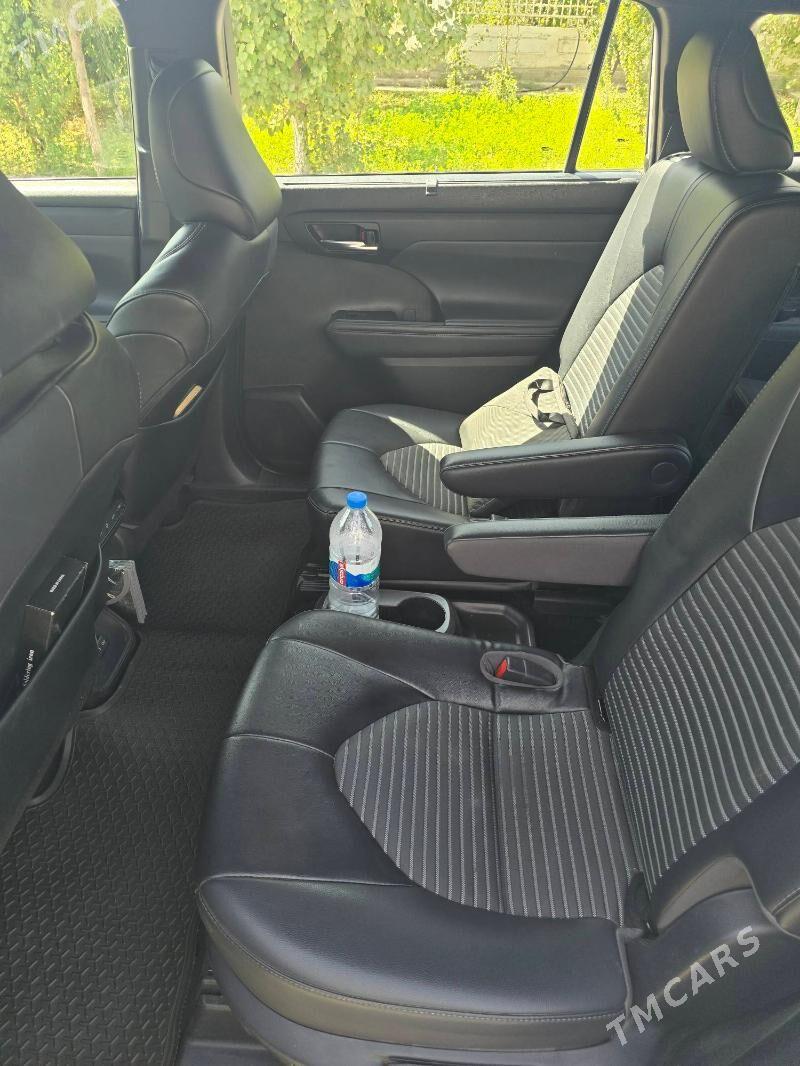 Toyota Highlander 2022 - 600 000 TMT - Ашхабад - img 3
