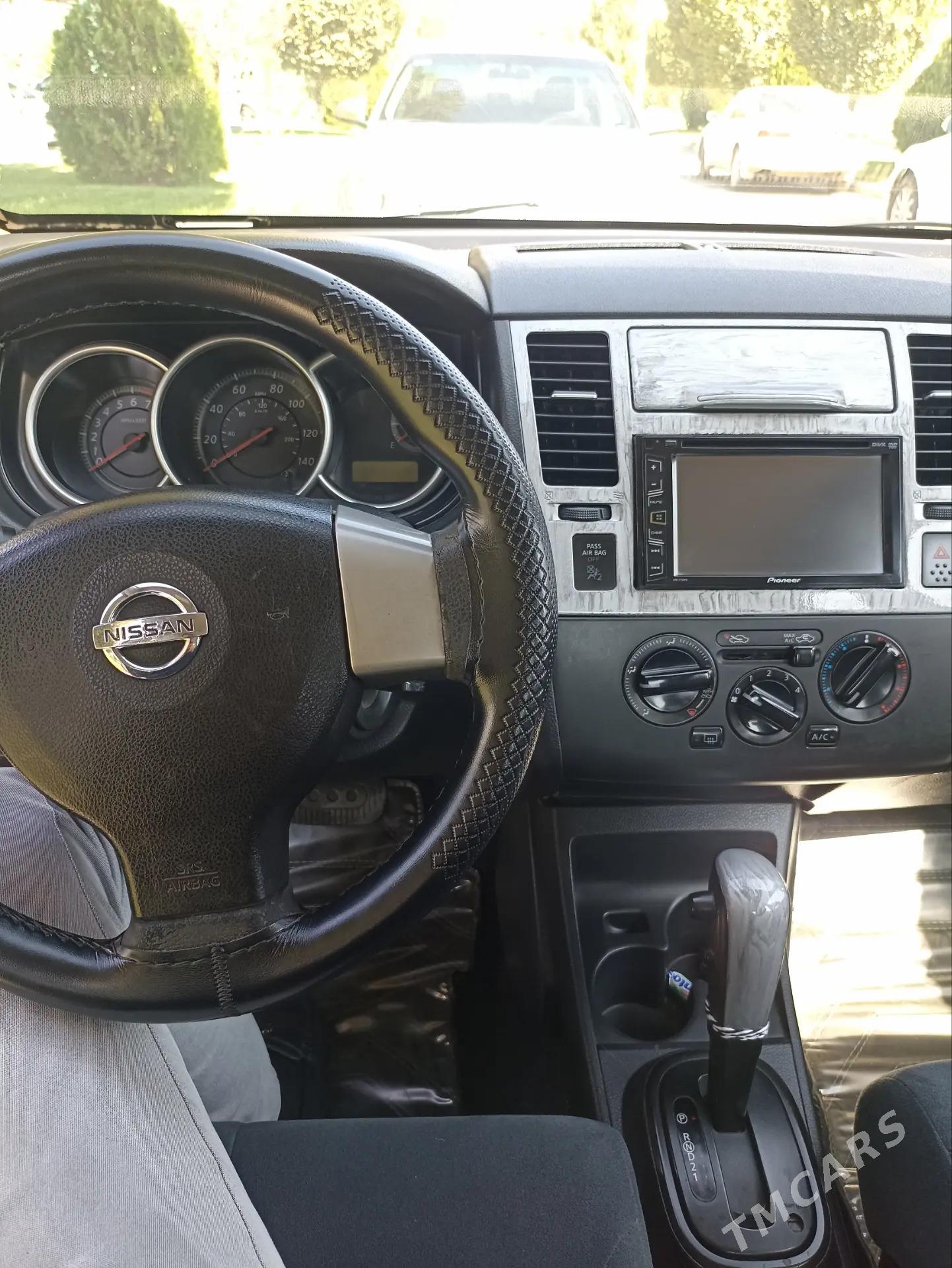 Nissan Versa 2010 - 128 000 TMT - Ýaşlyk - img 4