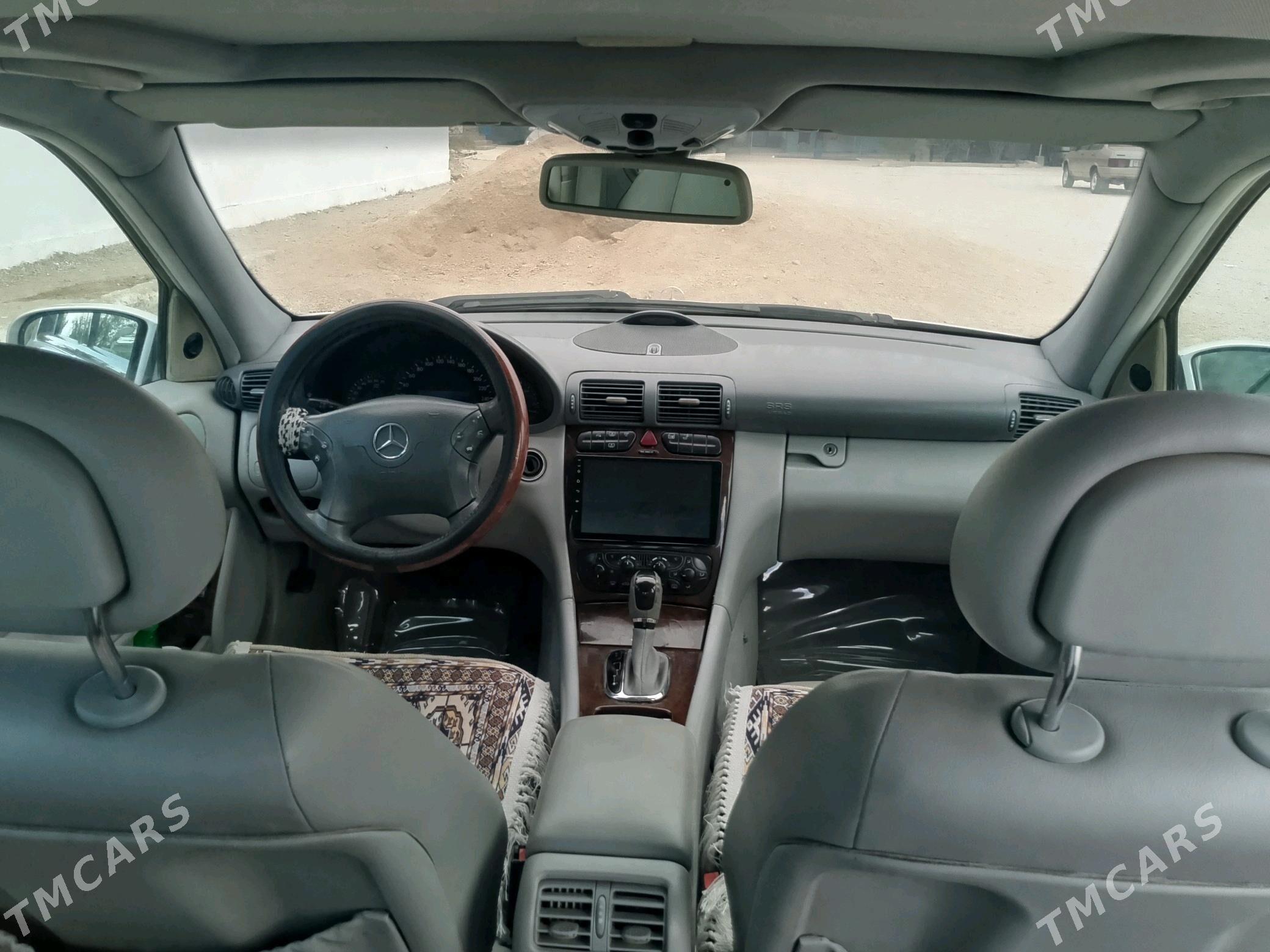 Mercedes-Benz C250 2003 - 100 000 TMT - Балканабат - img 4