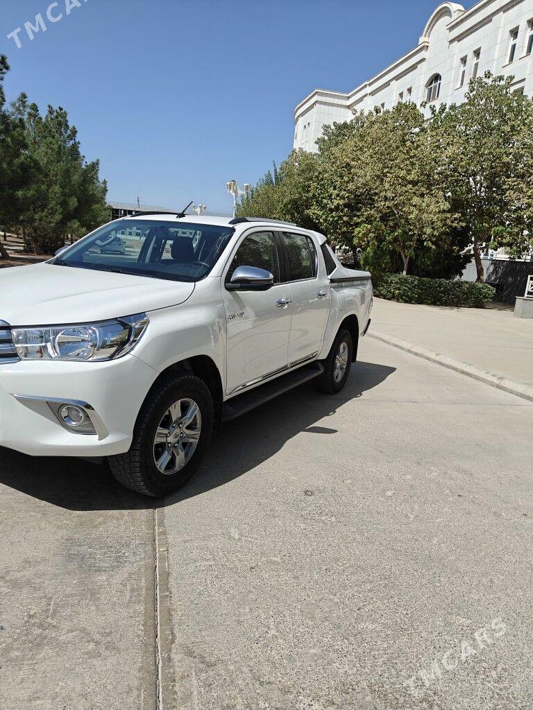Toyota Hilux 2020 - 570 000 TMT - Aşgabat - img 2