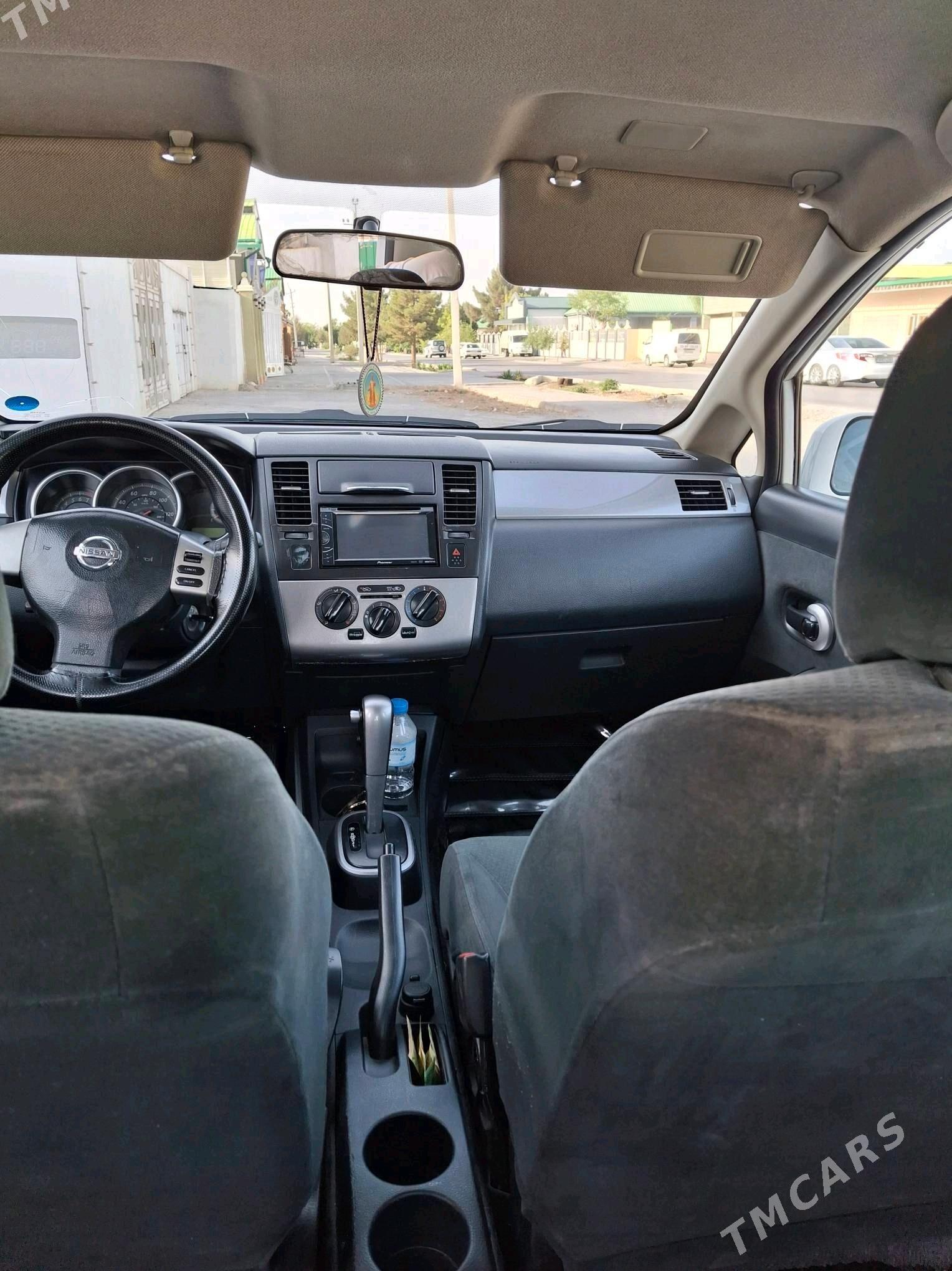 Nissan Versa 2010 - 128 000 TMT - Бузмеин - img 3