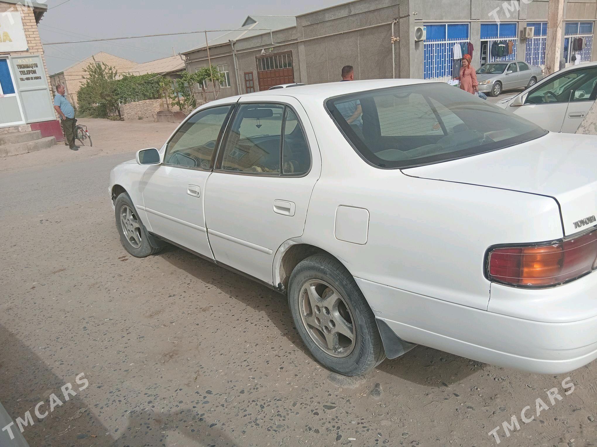 Toyota Camry 1993 - 70 000 TMT - Halaç - img 2