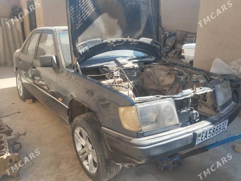 Mercedes-Benz 230E 1994 - 10 000 TMT - Кёнеургенч - img 6