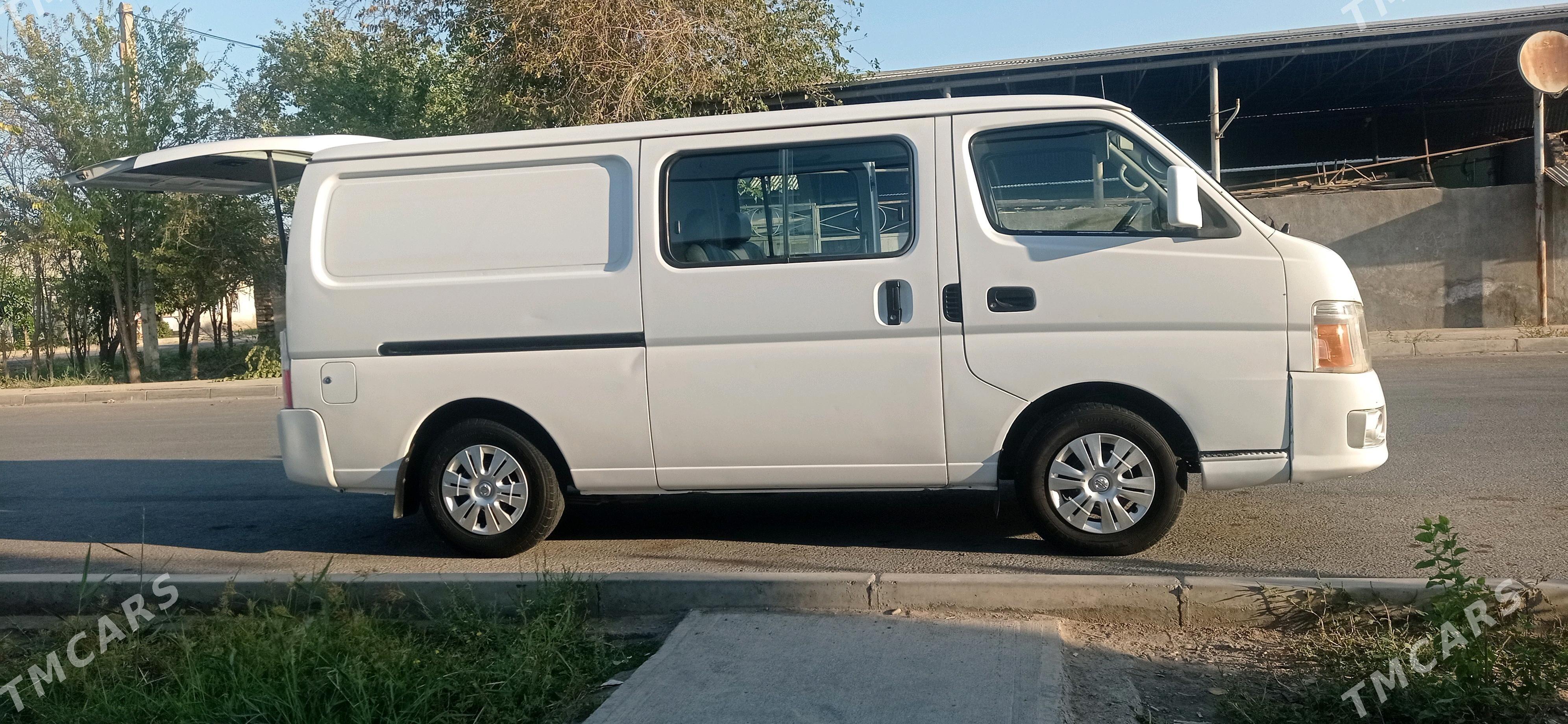 Nissan Urvan 2010 - 170 000 TMT - Мары - img 4