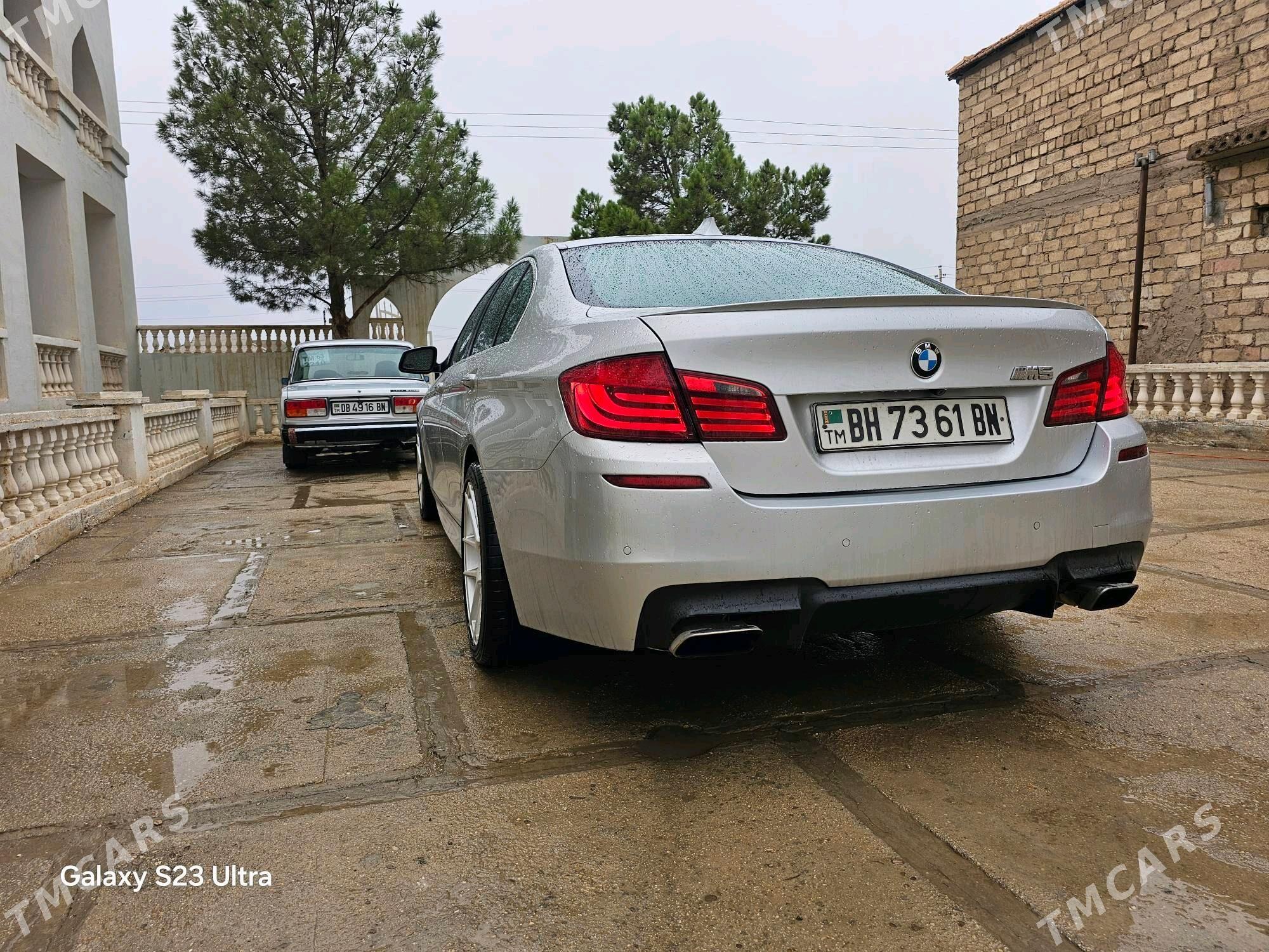 BMW F10 M5 2011 - 275 000 TMT - Гумдаг - img 4
