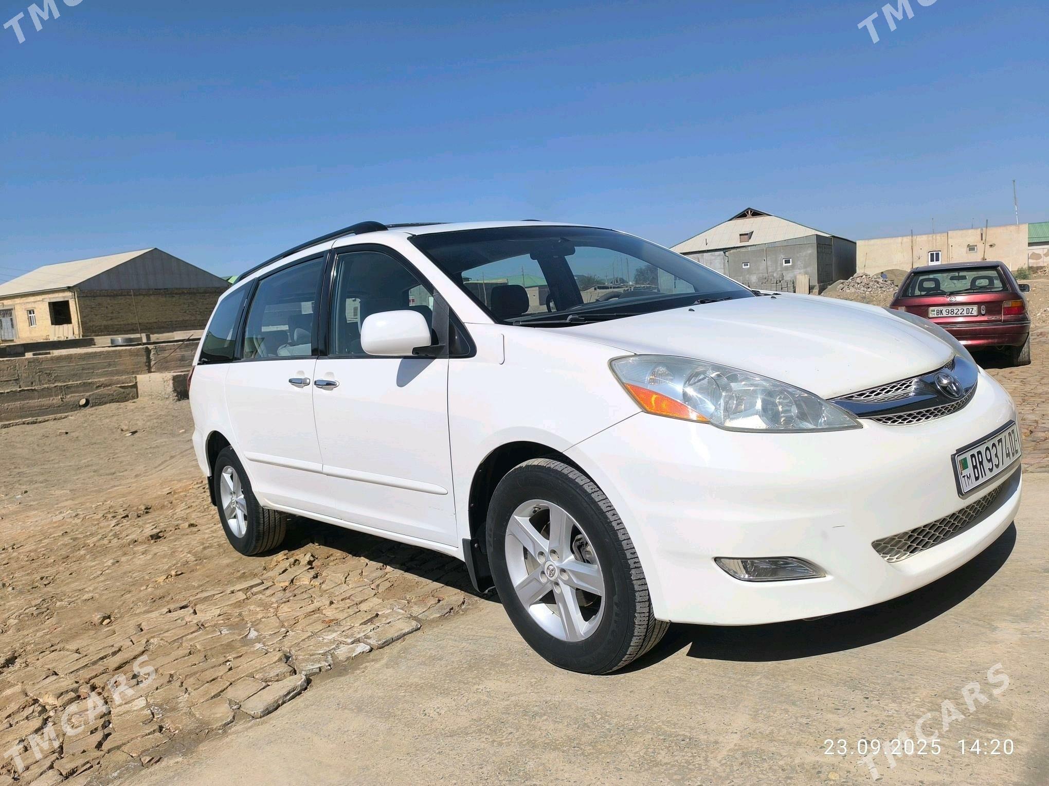 Toyota Sienna 2008 - 250 000 TMT - Gurbansoltan Eje - img 7